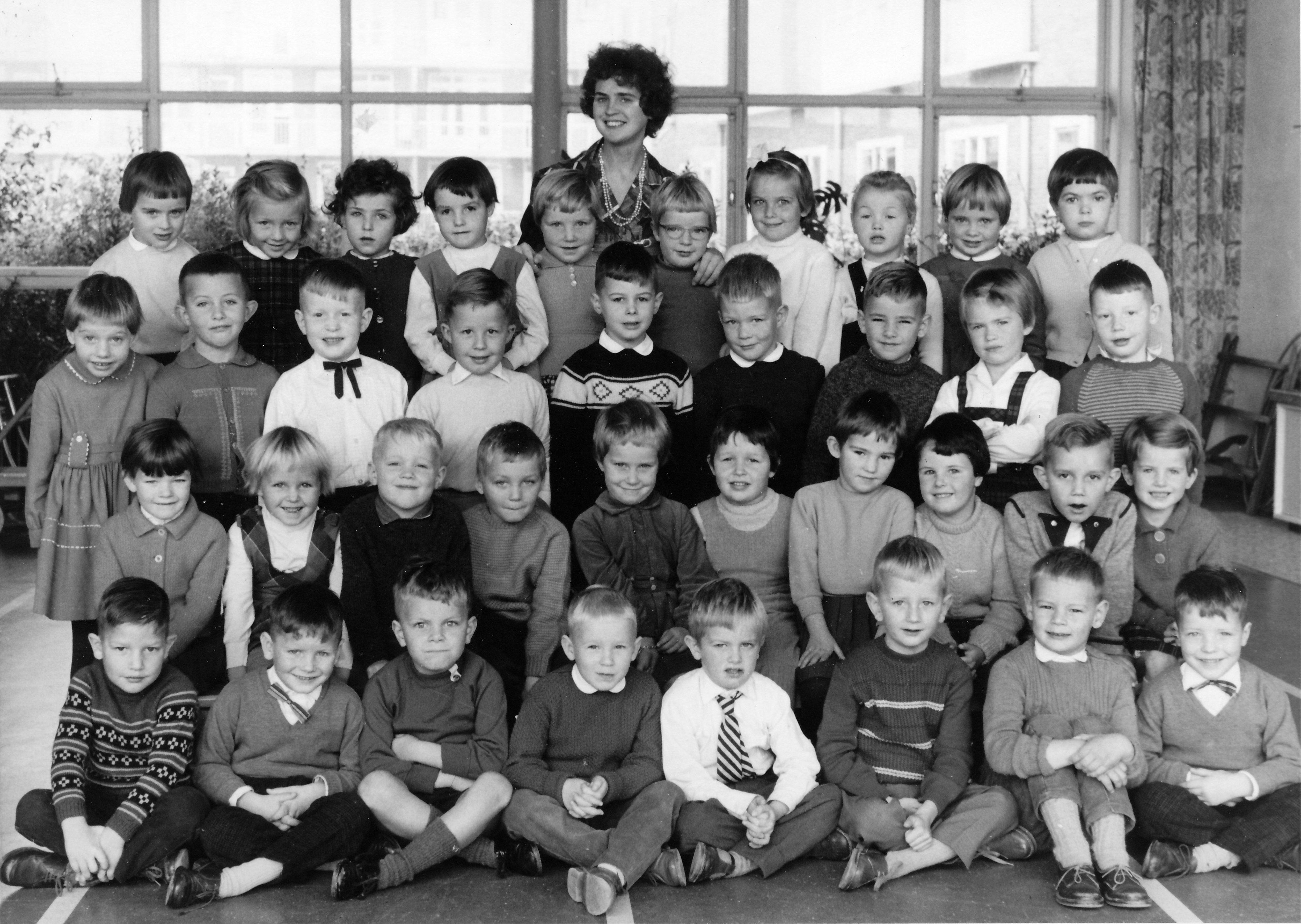 Zonnebloem, kleuterschool foto