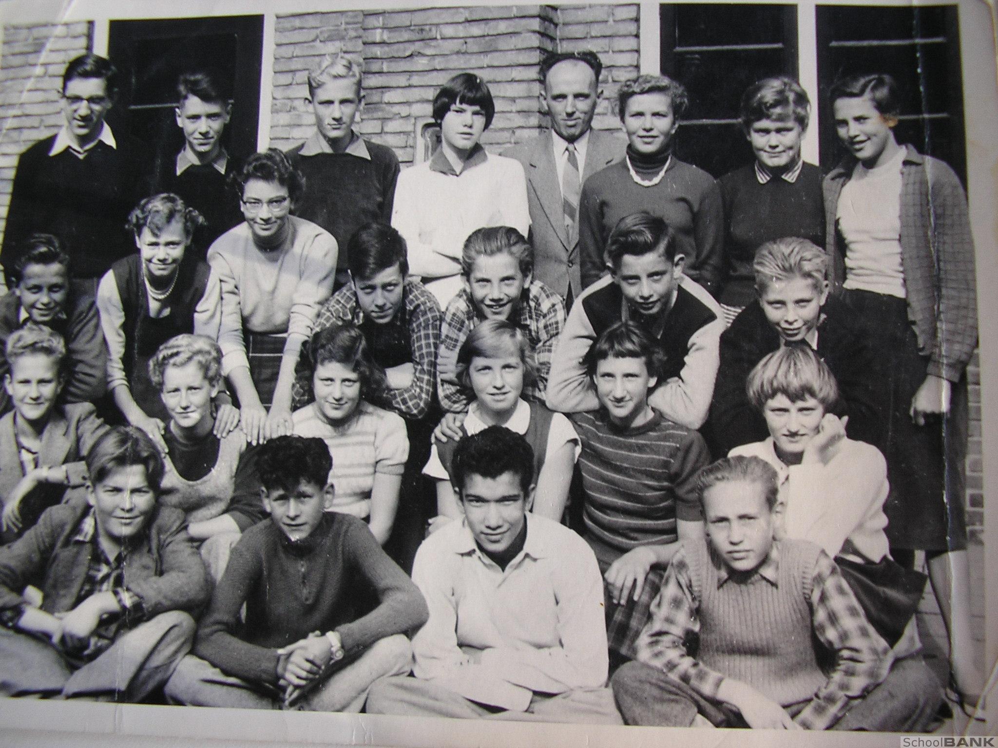 Chr.Opl.-school voor (M)ULO, HBS en Gymnasium foto