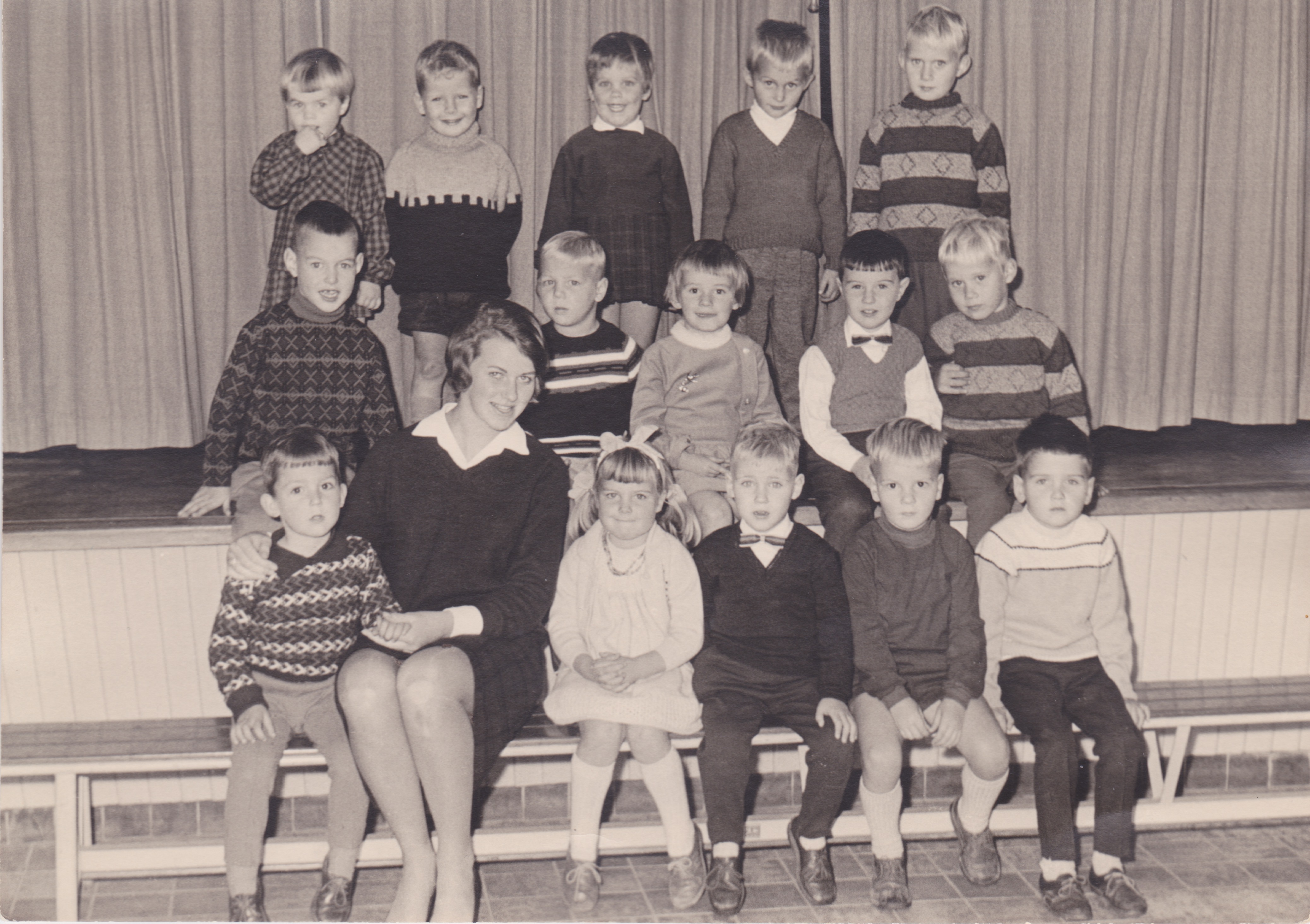 Chr. lagere school Eben Haëzer foto