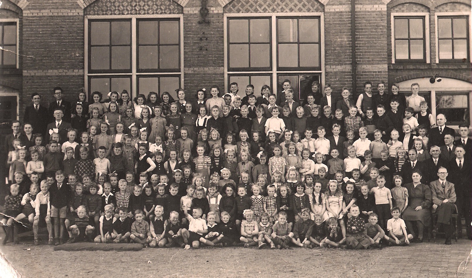 koningin wilhelminaschool (zie ook andere lokatie; van Ewijcklaan) foto