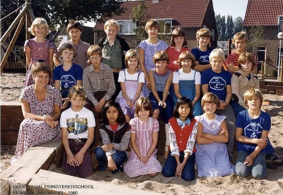 de groen van prinsteren school (vroeger school met de bijbel) foto