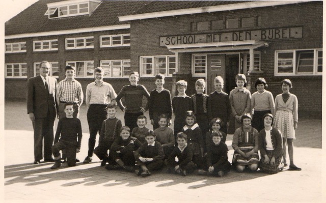 School Met De Bijbel De Hoeksteen foto