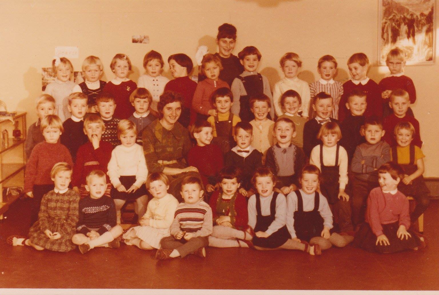 Oranje school (kleuterschool) foto