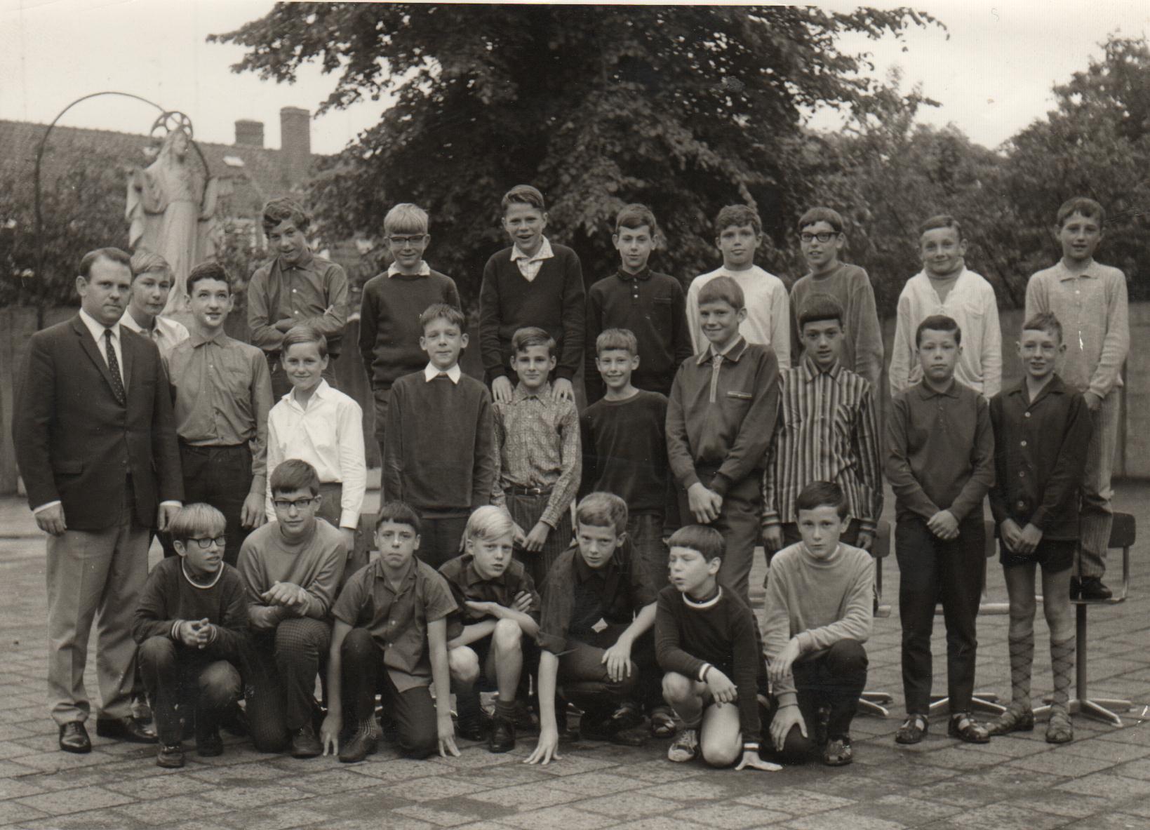 R.K. Jongensschool voor Lager Onderwijs te Tilburg "Loven" foto