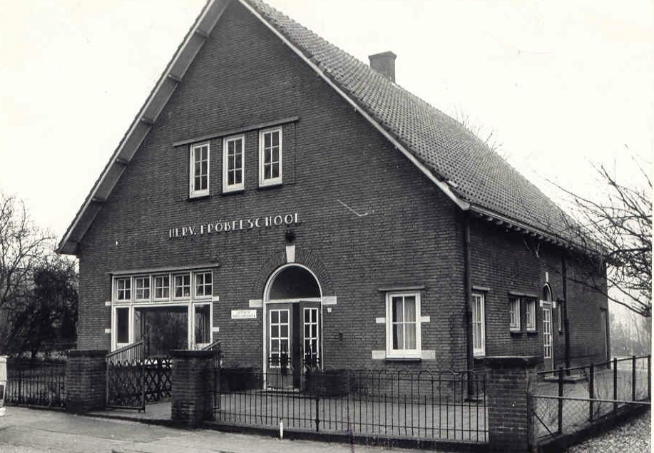 Nederlands Hervormde kleuterschool Fröbelschool foto