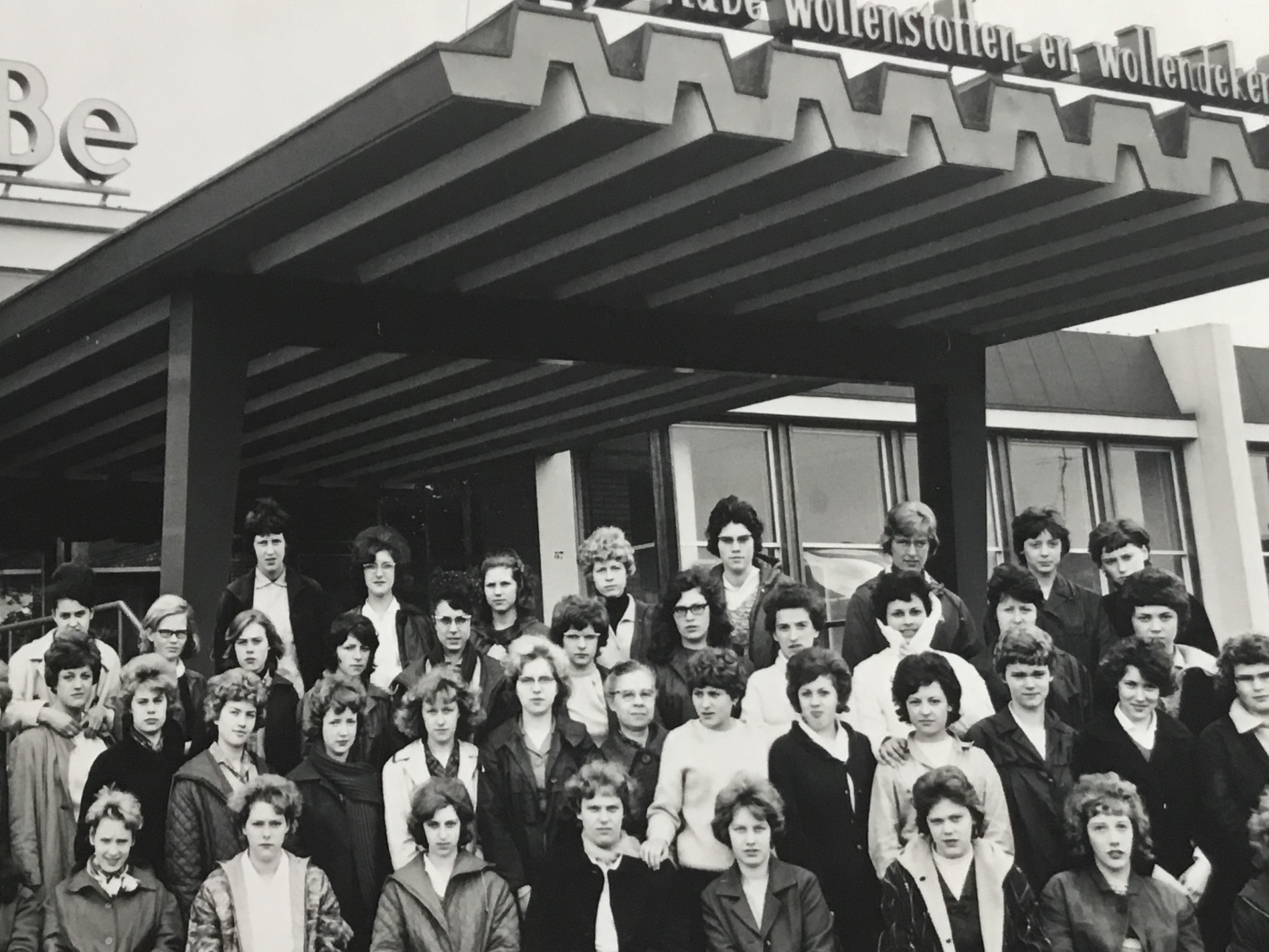 1ste Nijverheisschool Voor Meisjes Koningsveldestraat Rotterdam foto