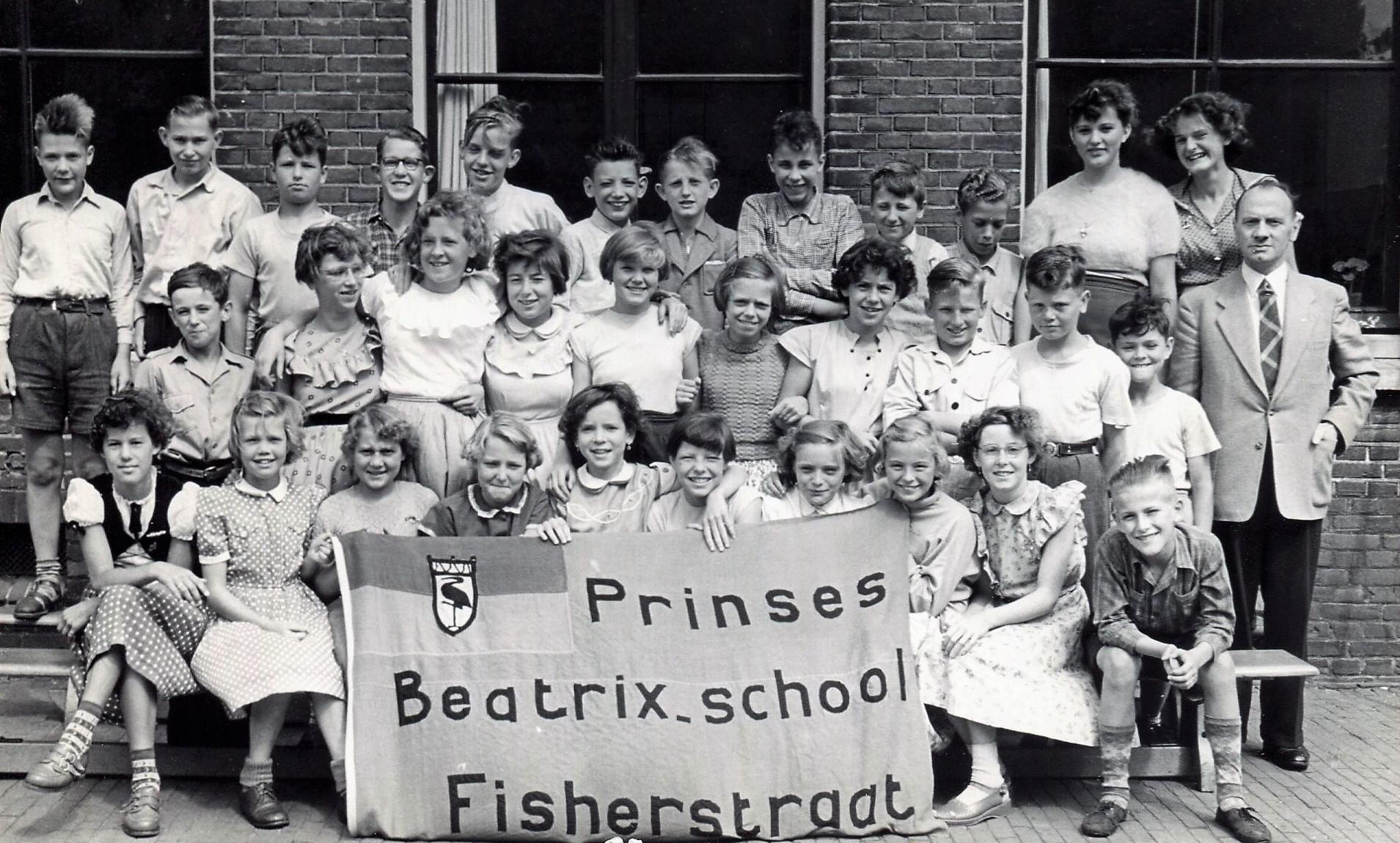 Prinses Beatrix school (voorheen Openbare Lagere School) foto