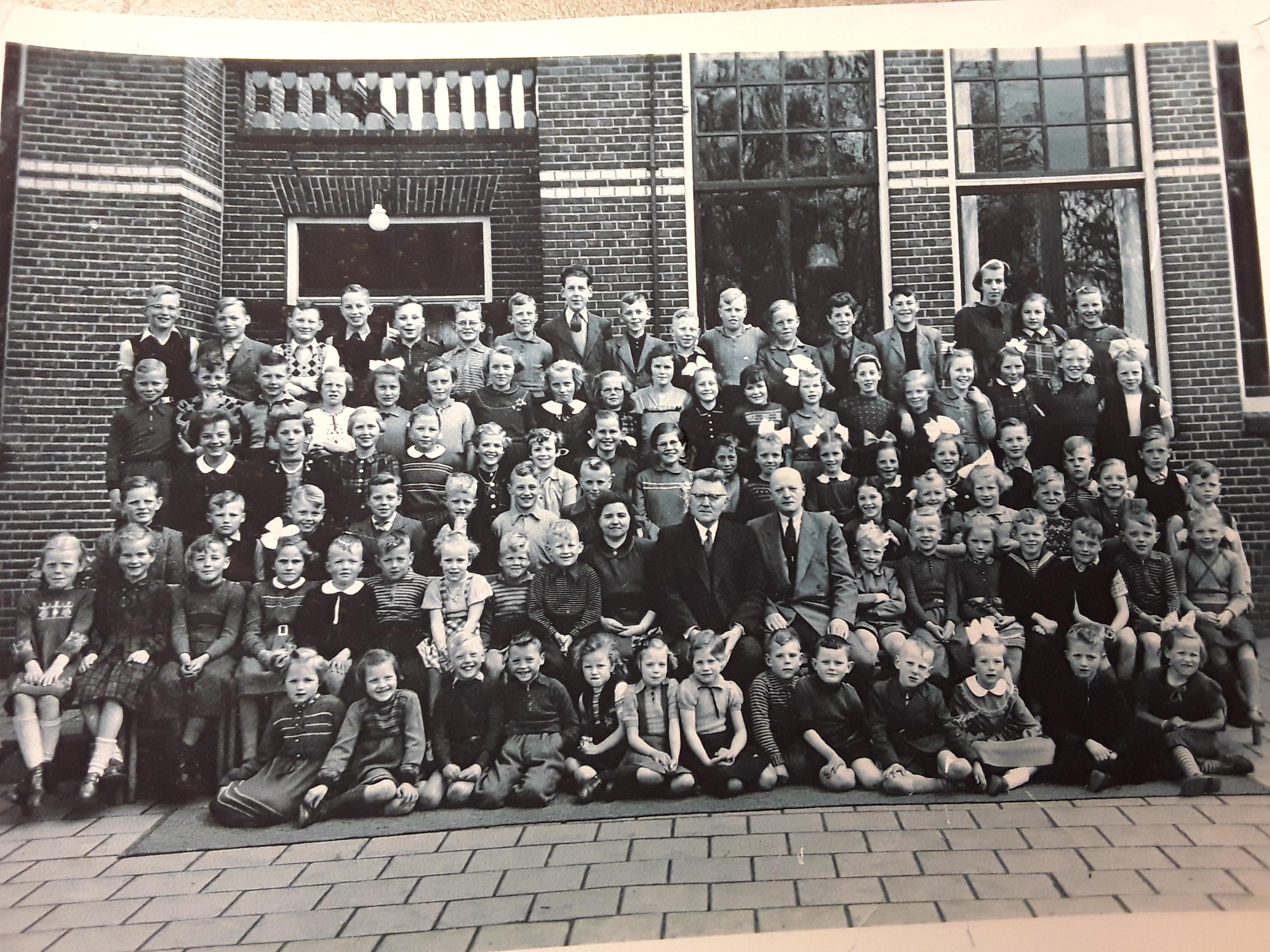 Christelijke School school met de Bijbel foto