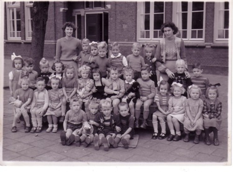 Gereformeerde kleuterschool in Kasteelstraat foto