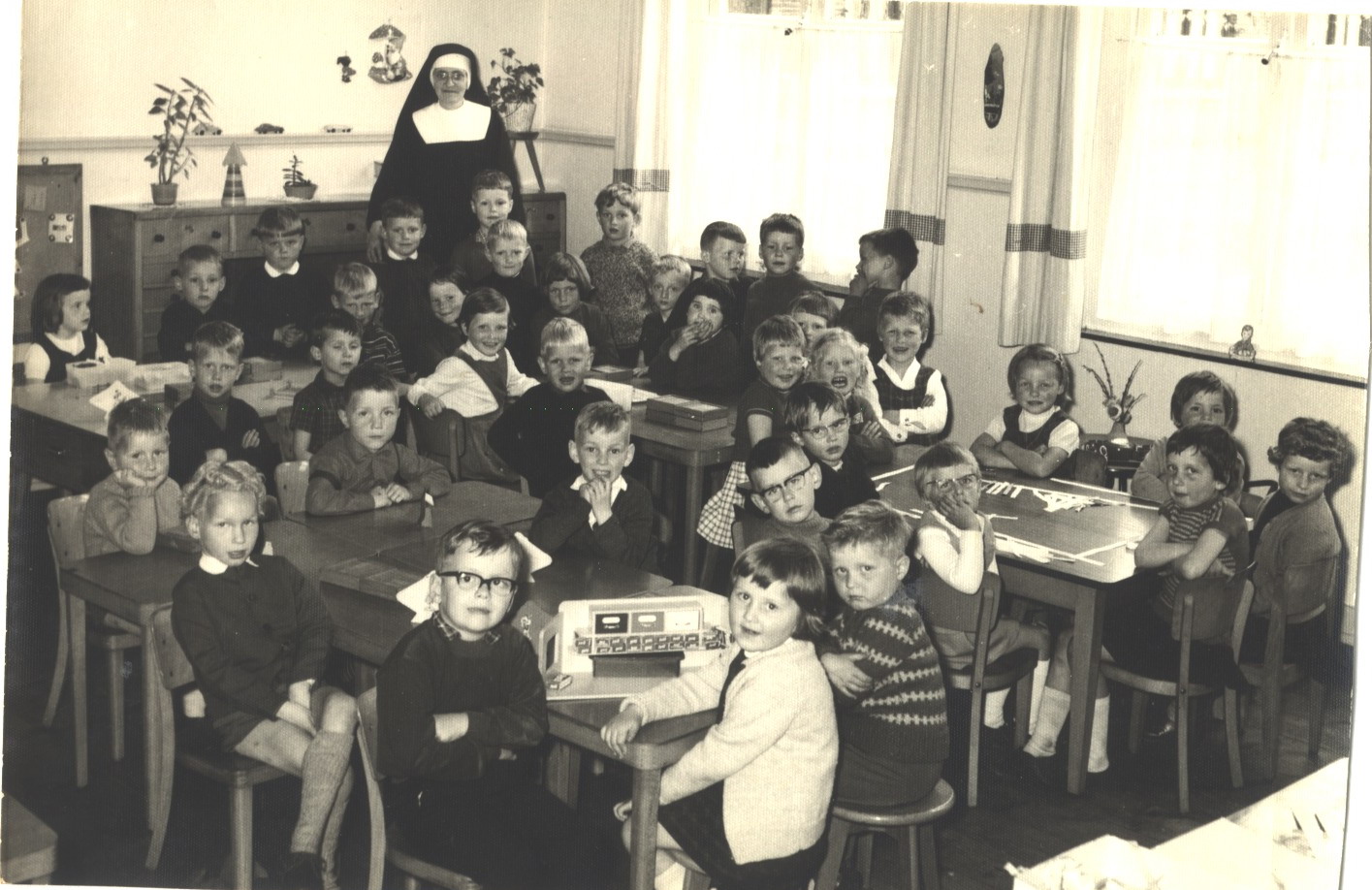 Kleuterschool Zuidwal, achter het klooster foto