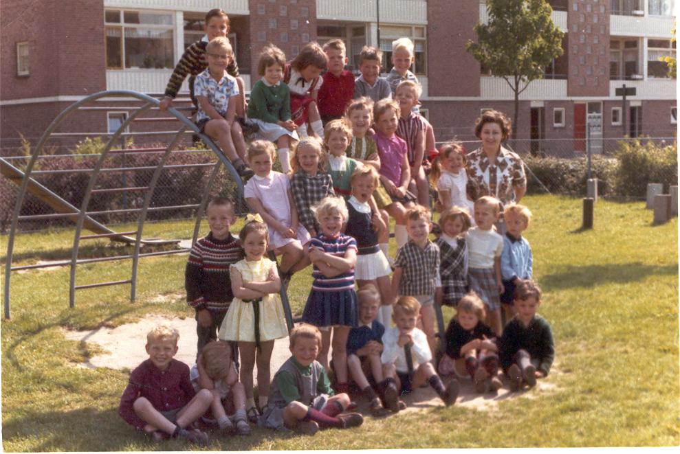 Kleuterschool De Kroost (bij de speeltuin) foto
