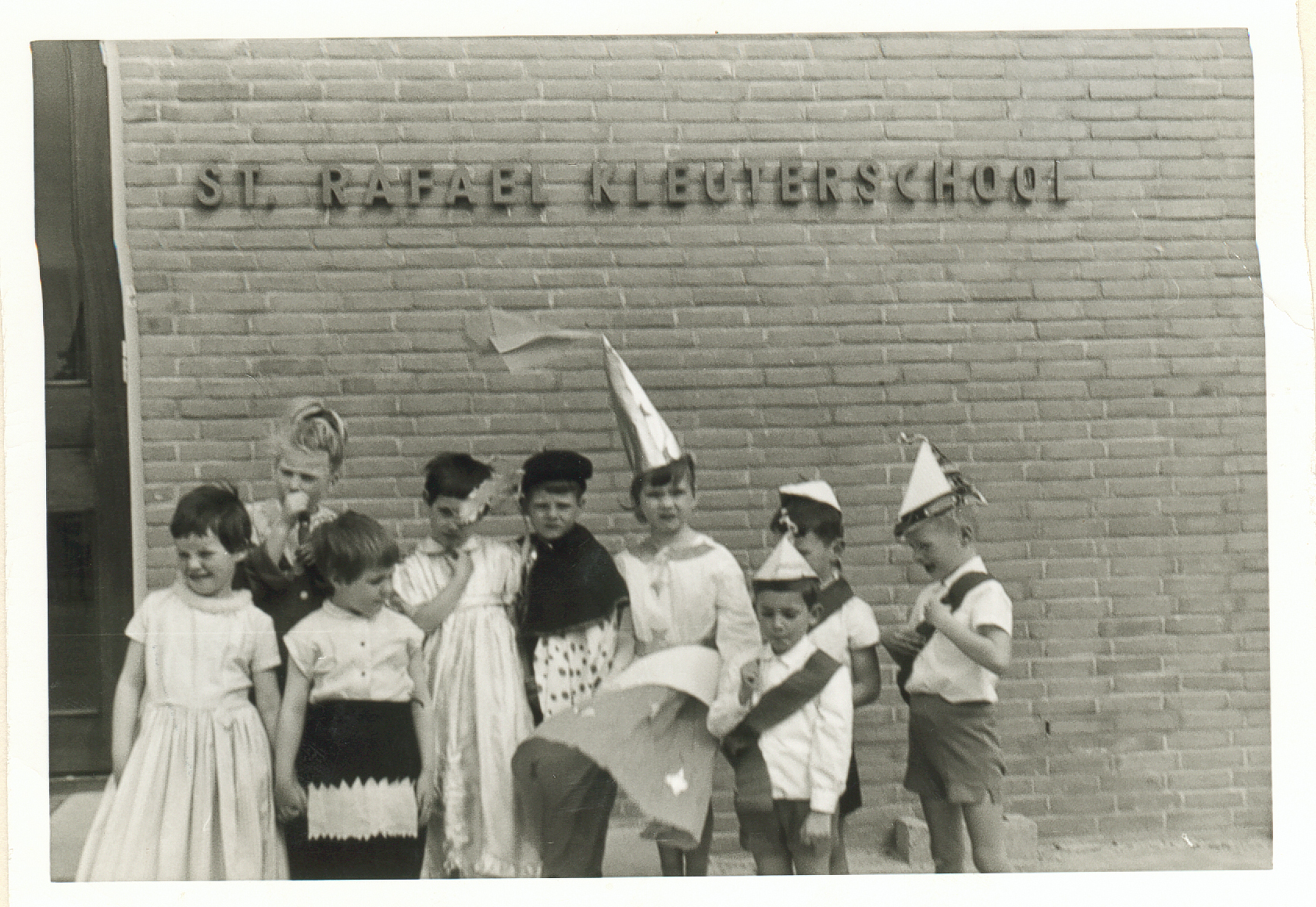 St. Rafael kleuterschool foto