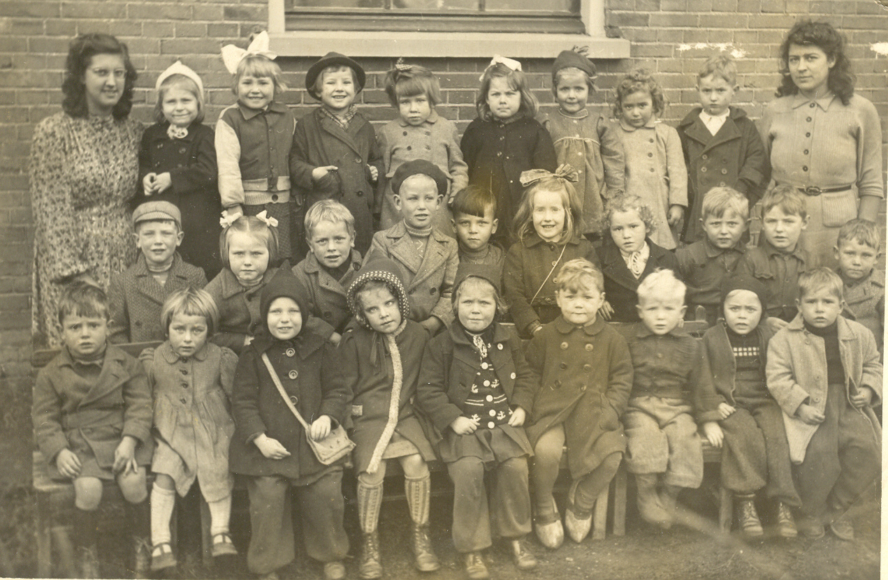 De Speelhoek (ontstaan 1972, gefuseerd met de don boscoschool in 1984) foto