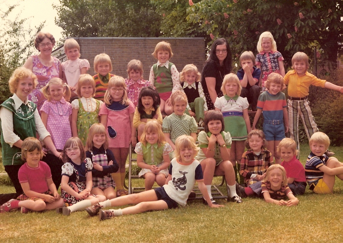 Kleuterschool naast de Oranjeschool foto