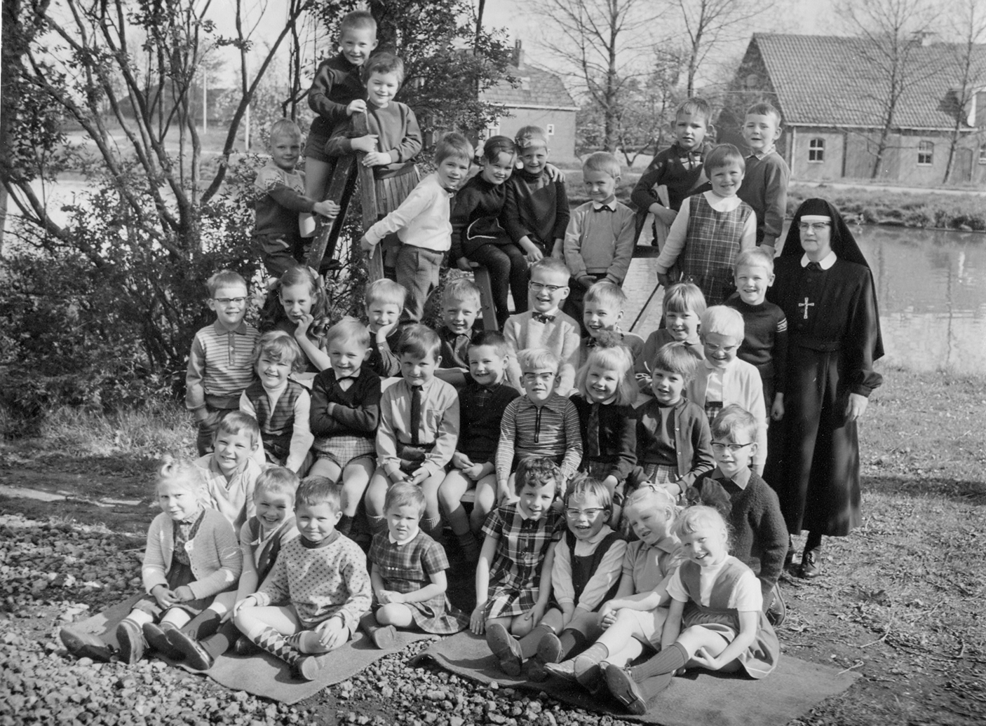 de bijenkorf (kleuterschool) foto