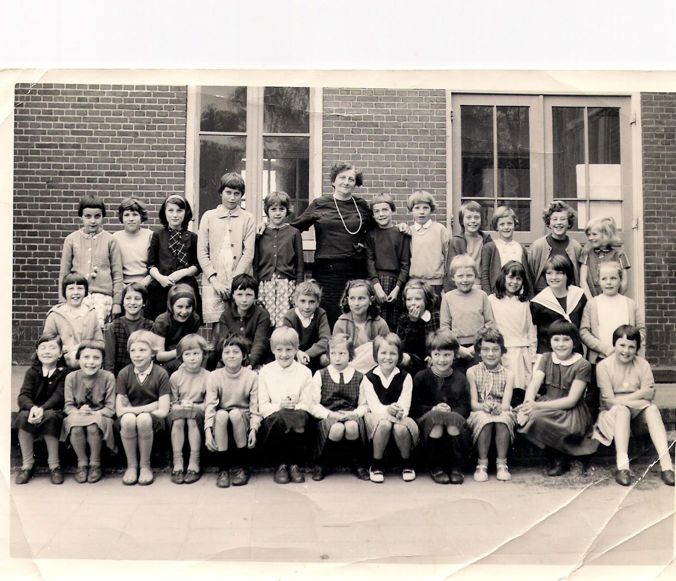 katholieke lagere meisjesschool Hoogland foto