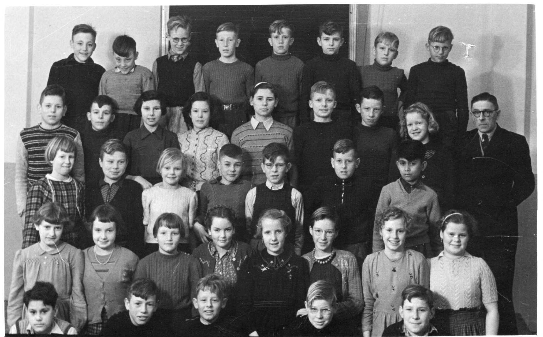 School 38 (later P.H. v d Leyschool) foto