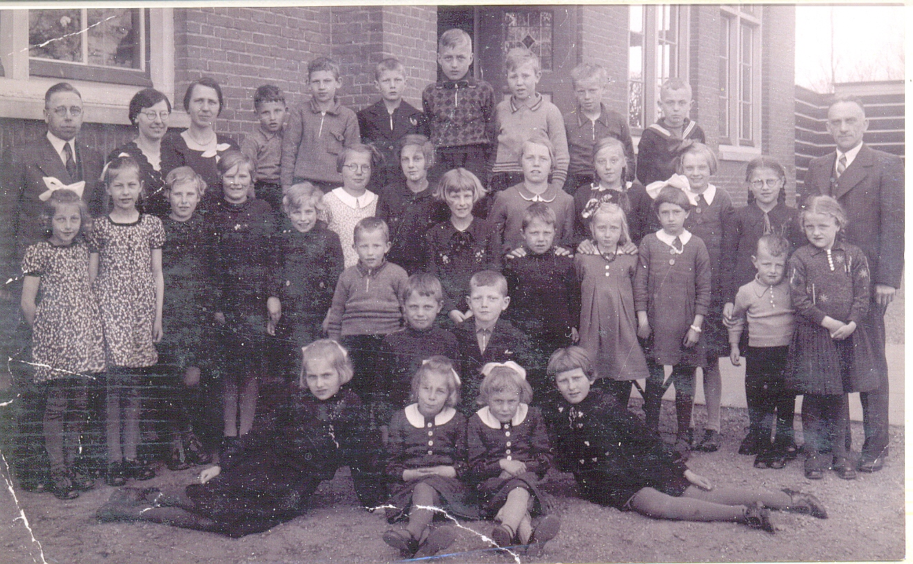 christijke  school met den bijbel foto