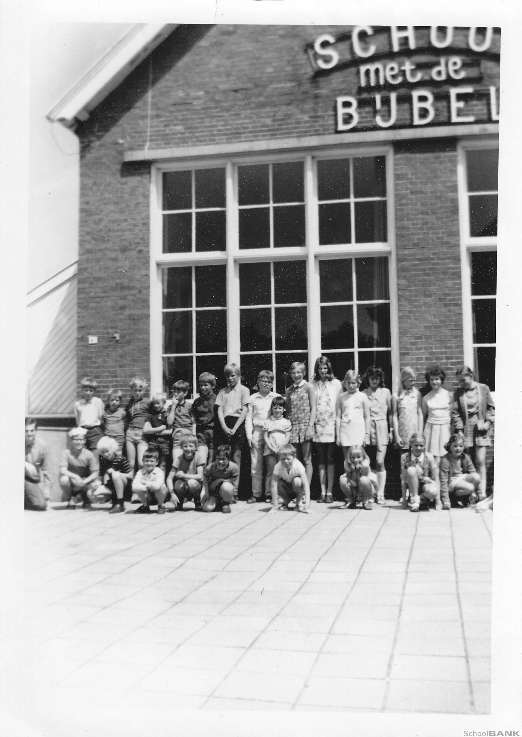 School met de bijbel foto