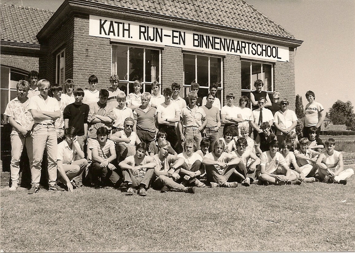 Katholieke Rijn en binnenvaartschool foto