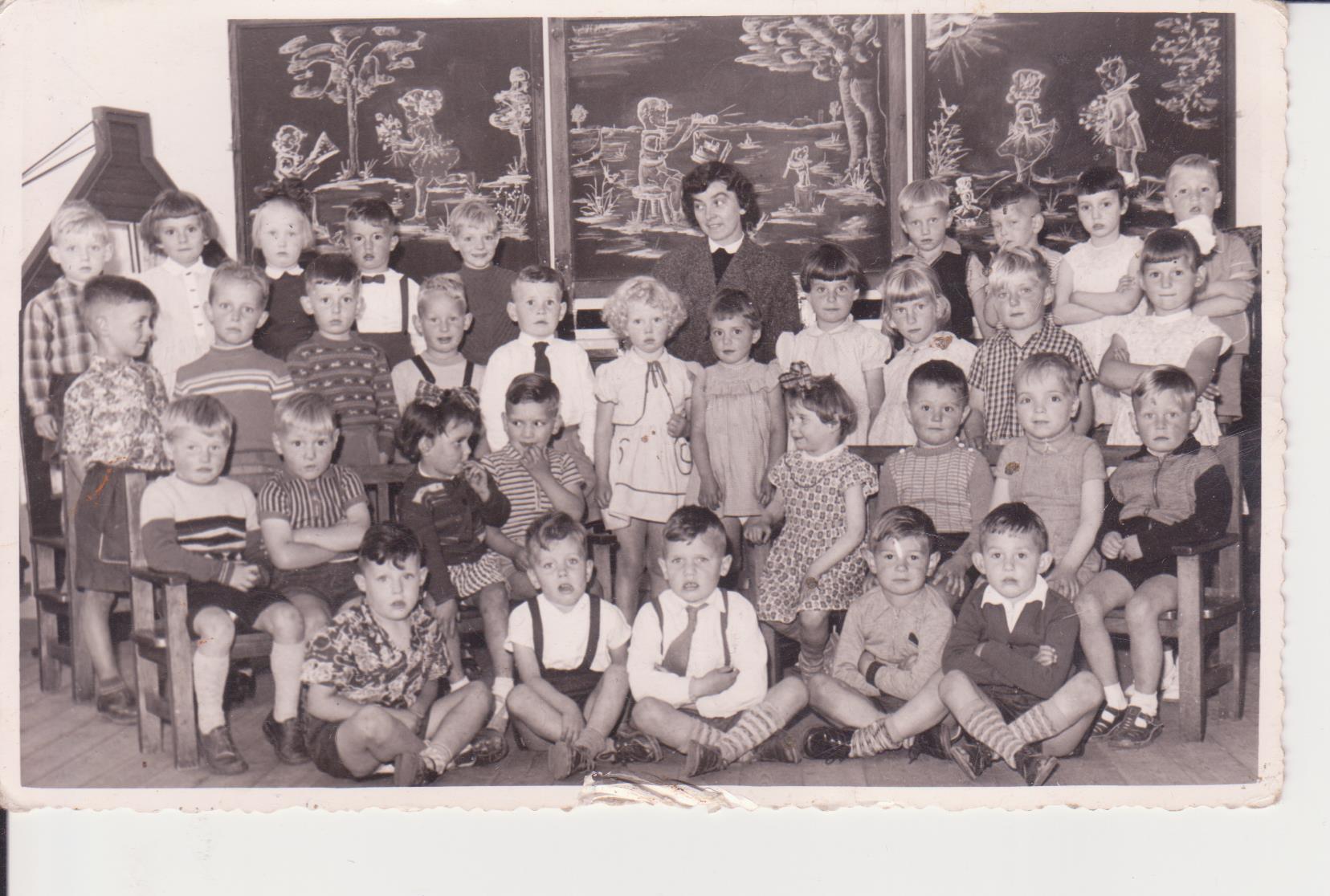 Openbare Kleuterschool - Houten (Finse) school foto