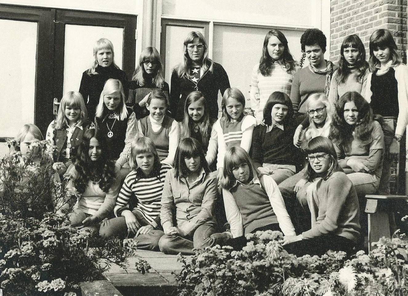 Chr. Huishoud en Nijverheidsschool "De Iemenhof" foto