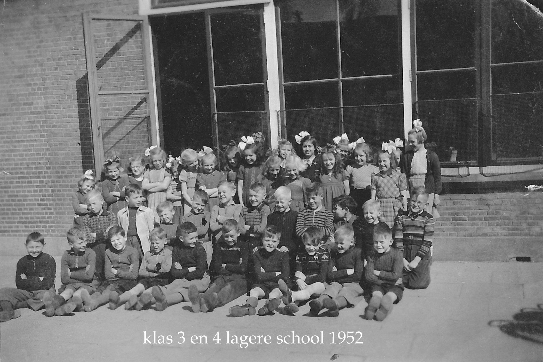 school met de bijbel foto