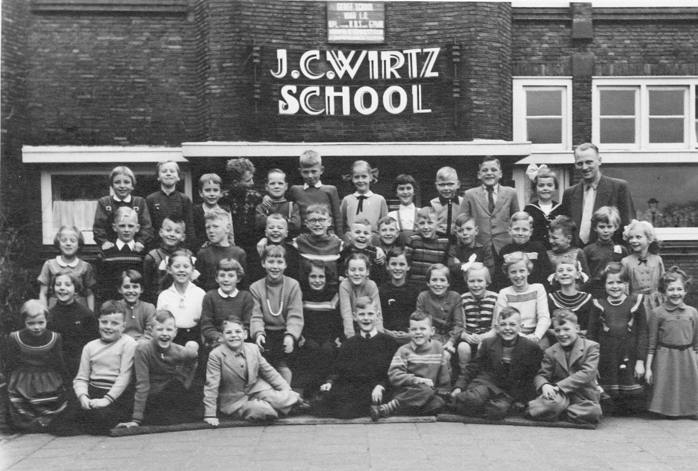 J.C.Wirtz lagere school foto