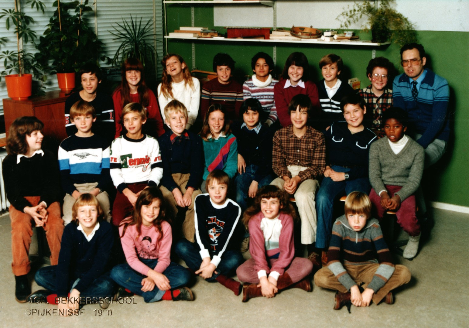 Mgr Bekkers school foto