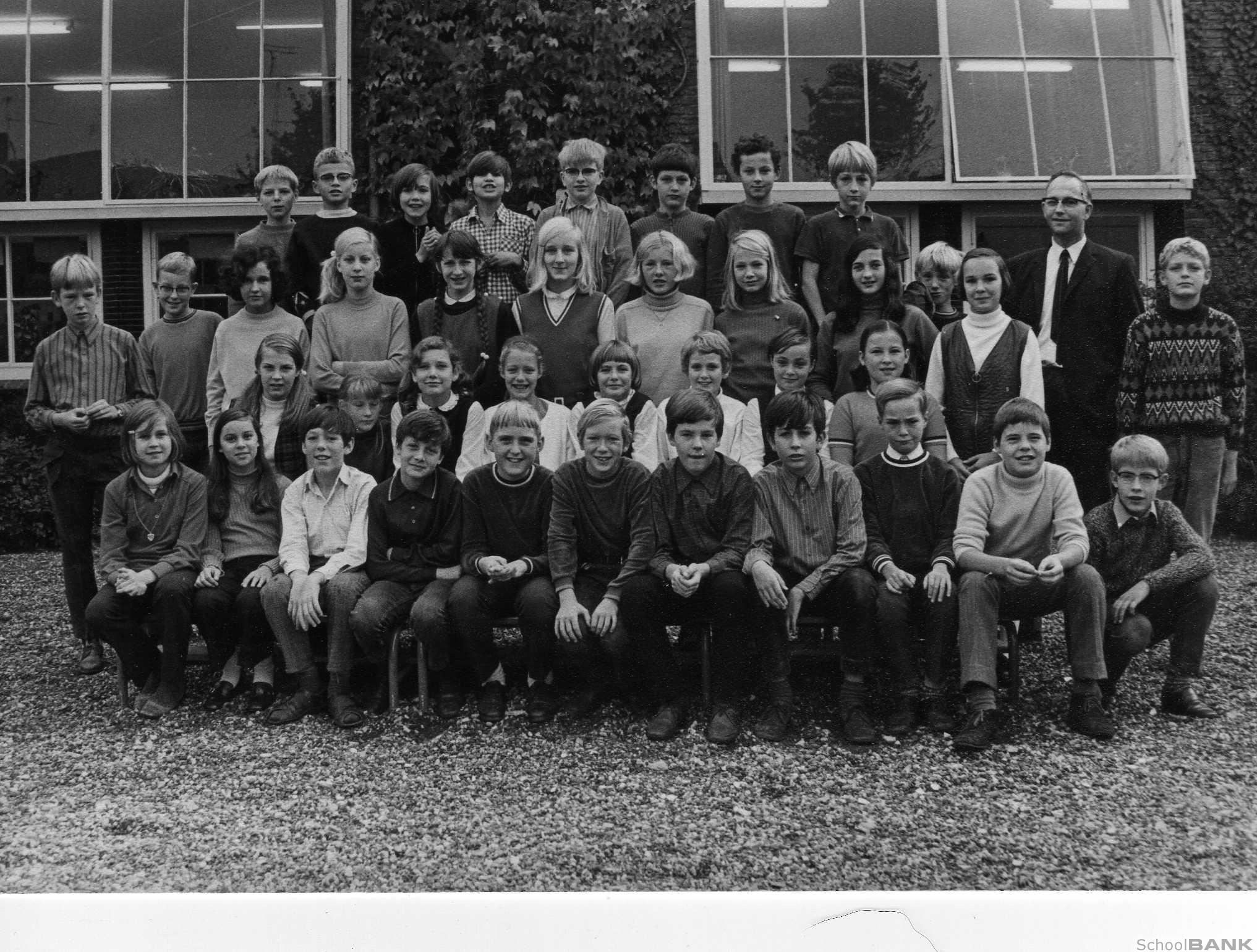 Cort van der Lindenschool foto