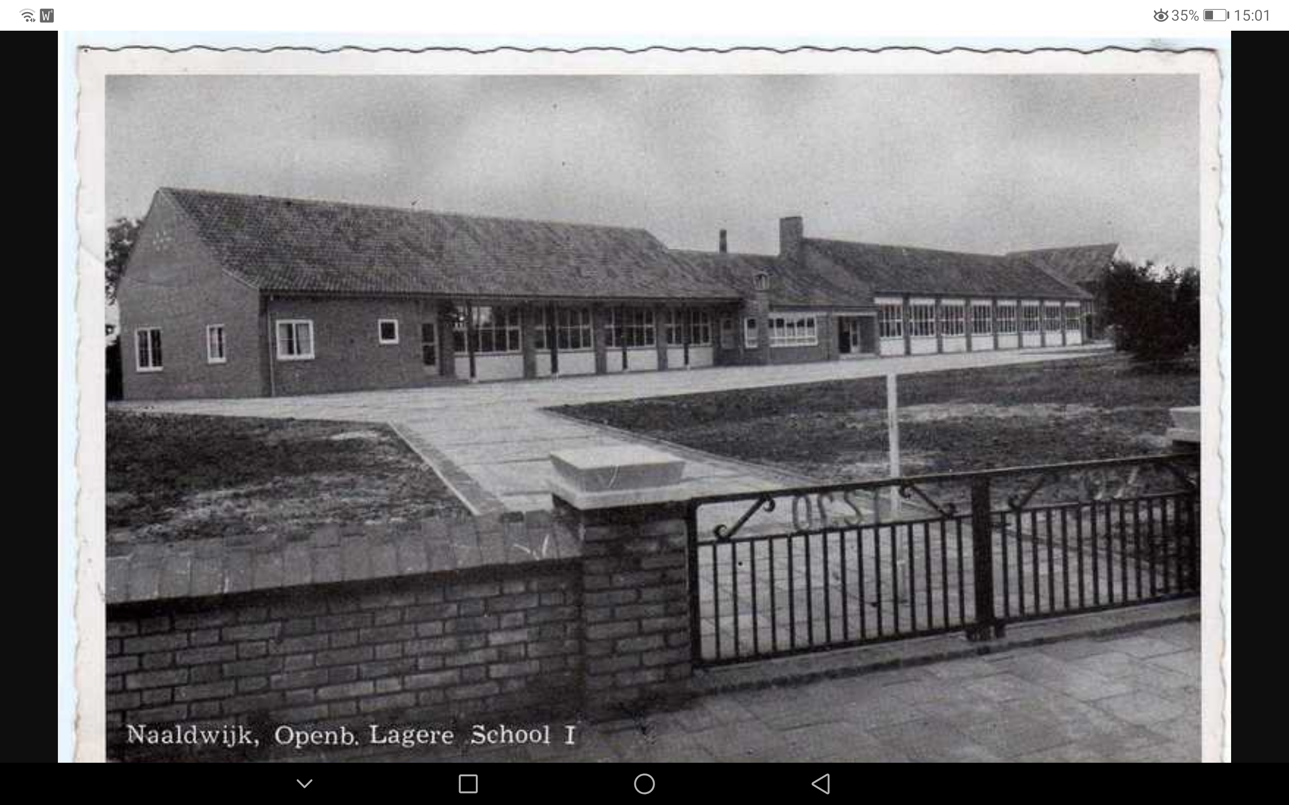 Openbare lagere school 1 foto